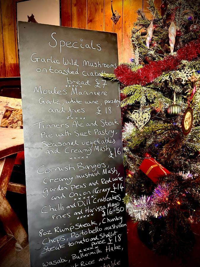 Inn The White House At The Tinners Arms St Ives (Cornwall)