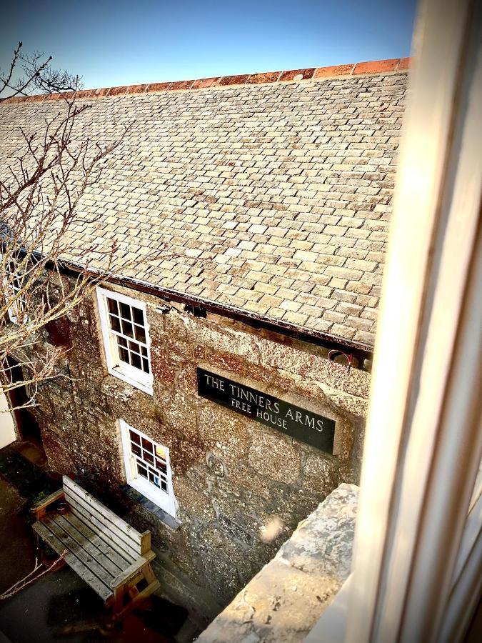 The White House At The Tinners Arms * St Ives (Cornwall)